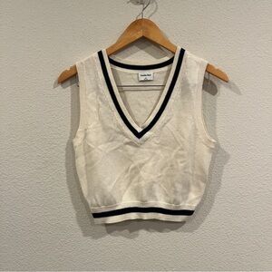 Aritzia Sunday Best merino wool blend cream size small sweater vest cropped